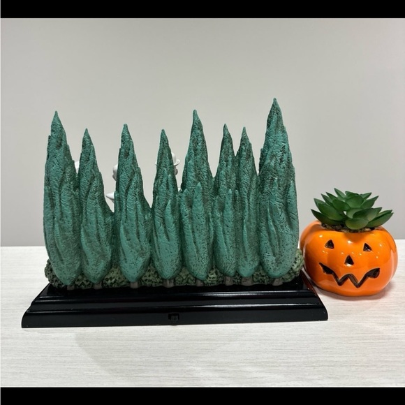 NIB Disney’s Limited, edition SO haunted mansion, light up and sing figurines - Picture 4 of 10